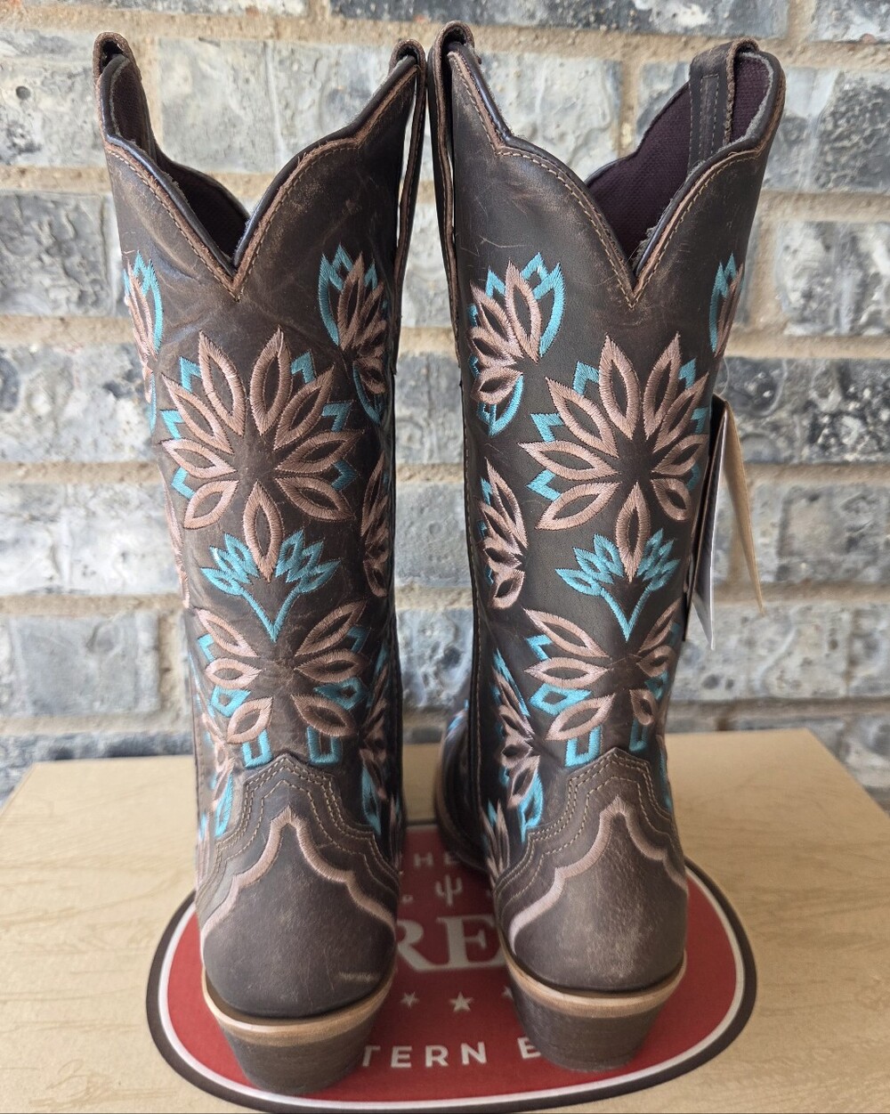 NEW Laredo Embroidered Brown Western Snip Toe Dress Boots Cowboy Boots Sz 8 - Picture 6 of 9